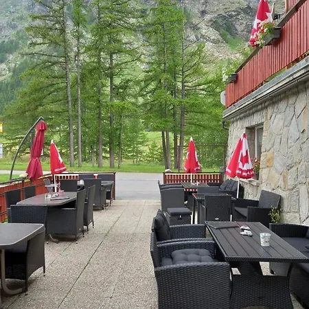 Waldegg - Restaurant * Saas-Almagell